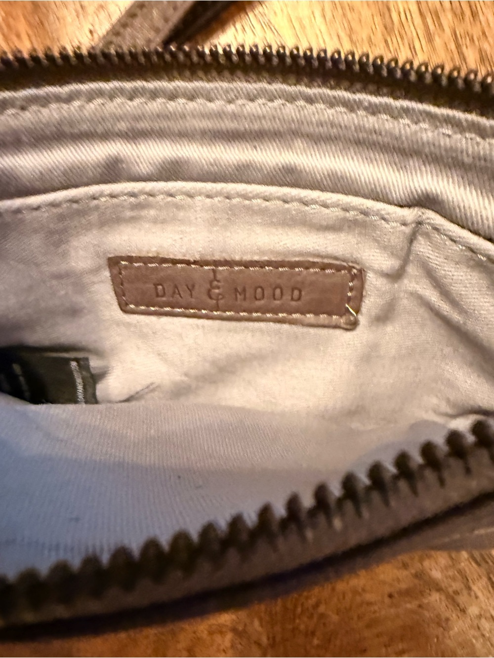 Mood and day Classic Leather Wristlet Clutch in Taupe - Picture 3 of 6